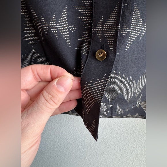 Pendleton The Portland Collection 100% Silk Northern Plains Button Down medium - Picture 4 of 6